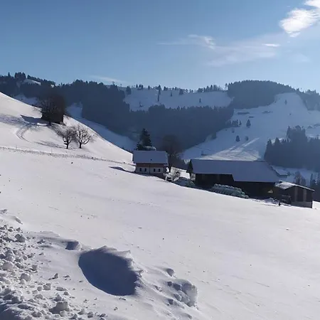 Dom Wiejski Artur Проживание в семье Goldingen